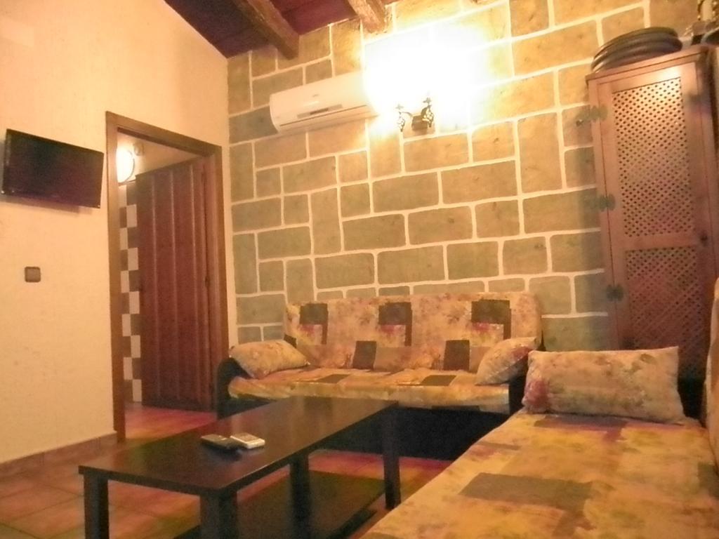 La Cueva Del Lince Guest House Zarza De Granadilla Exterior foto